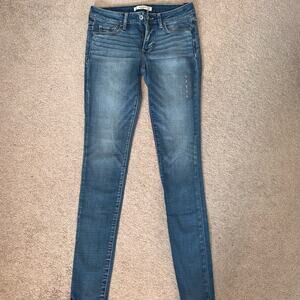 New Abercrombie & Fitch Super Skinny medium wash jeans size 2R